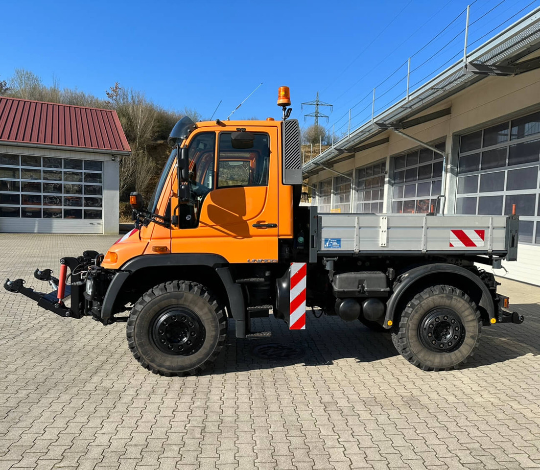 Unimog 400 - U400 405 02734 mit Heckkraftheber Mer - Tovornjak prekucnik: slika 2 Unimog 400 - U400 405 02734 mit Heckkraftheber Mer - Tovornjak prekucnik: slika 2