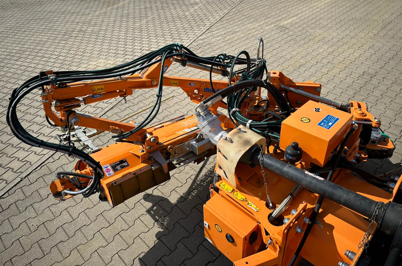 Unimog Leitpfostenausmähgerät / Randstreifenmähger - Mulčer na roki: slika 3 Unimog Leitpfostenausmähgerät / Randstreifenmähger - Mulčer na roki: slika 3