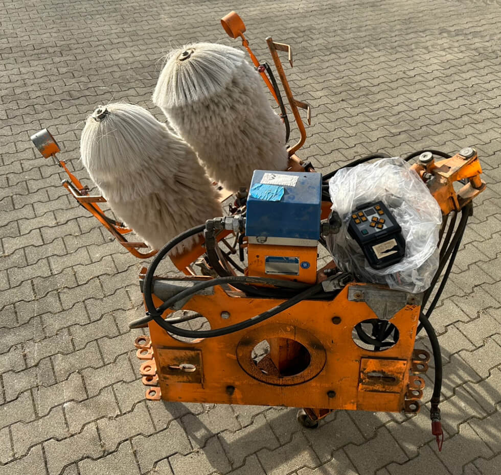 Unimog Leitpfostenwaschgerät Schmidt RPS-H - Metla: slika 5 Unimog Leitpfostenwaschgerät Schmidt RPS-H - Metla: slika 5