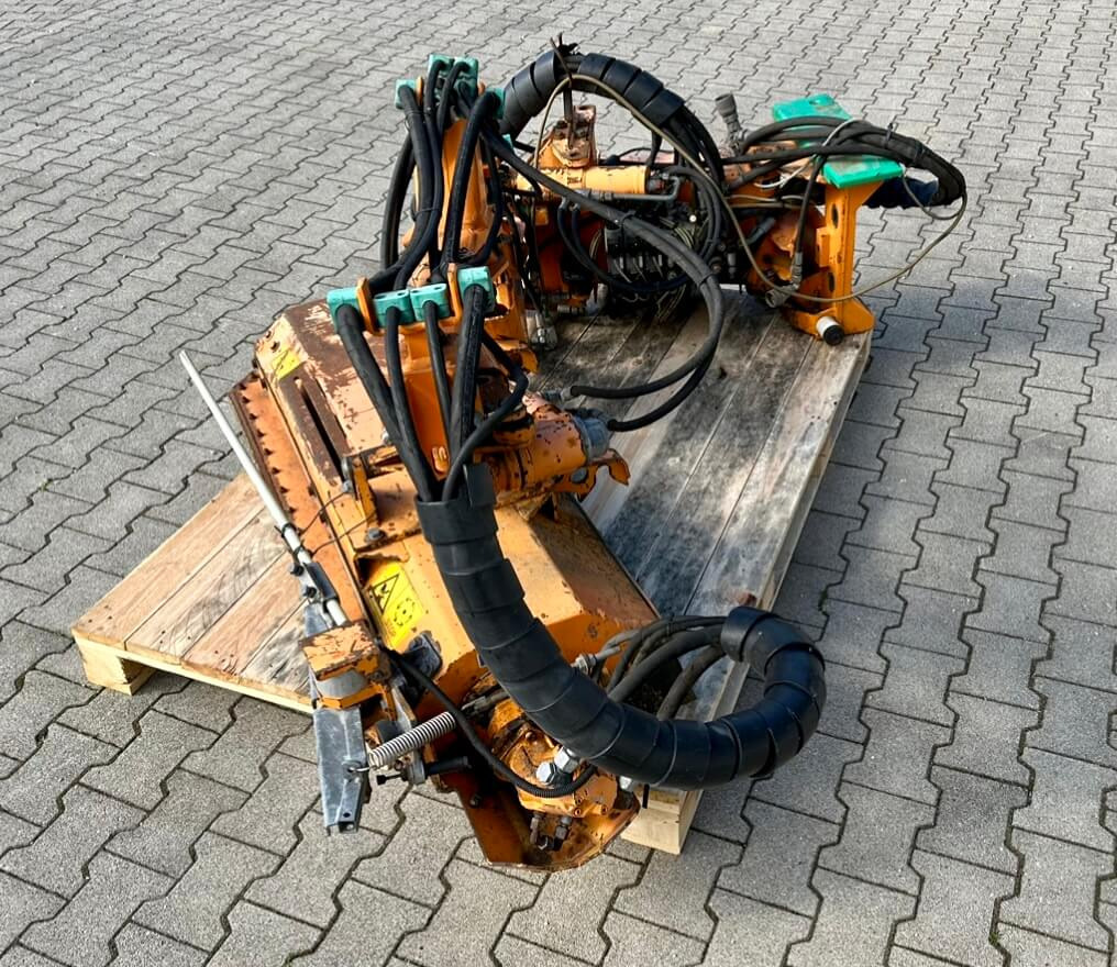 Unimog Randstreifenmulcher Mulag MRK 300 - Mulčer na roki: slika 3 Unimog Randstreifenmulcher Mulag MRK 300 - Mulčer na roki: slika 3