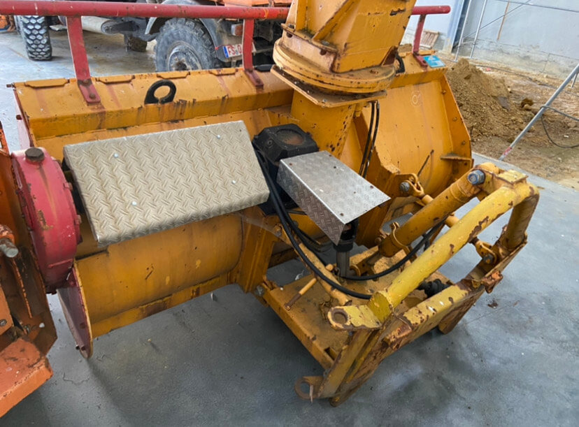 Unimog Schneefräse Overaasen T-70B - Snežni plug: slika 4 Unimog Schneefräse Overaasen T-70B - Snežni plug: slika 4