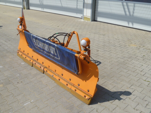 Unimog Schneepflug - Schneeschild Schmidt F11L - Snežni plug: slika 2 Unimog Schneepflug - Schneeschild Schmidt F11L - Snežni plug: slika 2
