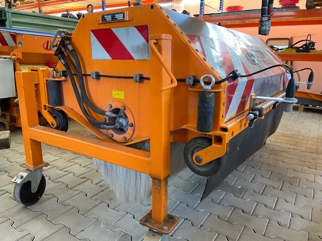 Unimog Tunnelwaschbürste Dücker TWA18/1 - Metla: slika 3 Unimog Tunnelwaschbürste Dücker TWA18/1 - Metla: slika 3