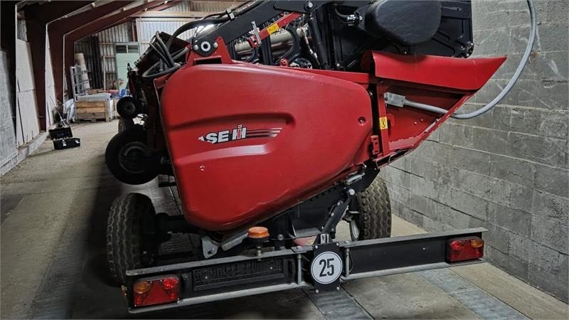 Case IH 8250 Axial-Flow med 35fod Varicut skærebord. Dansk - Kombajn harvester: slika 4 Case IH 8250 Axial-Flow med 35fod Varicut skærebord. Dansk - Kombajn harvester: slika 4