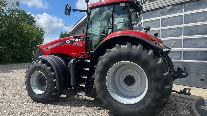 Case IH Magnum 370 CVX Med fronlift - Traktor: slika 3 Case IH Magnum 370 CVX Med fronlift - Traktor: slika 3