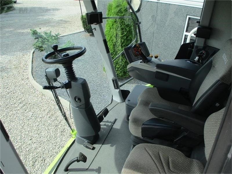 Claas LEXION 750 Gårdmaskine med kun 1480timer og V900 s - Kombajn harvester: slika 4 Claas LEXION 750 Gårdmaskine med kun 1480timer og V900 s - Kombajn harvester: slika 4