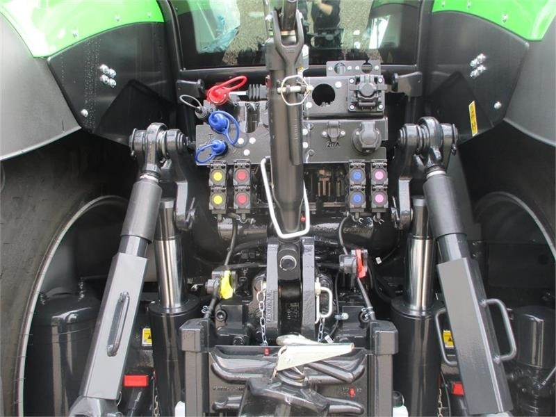Deutz-fahr 9340 TTV New and unused tractor - Traktor: slika 4 Deutz-fahr 9340 TTV New and unused tractor - Traktor: slika 4
