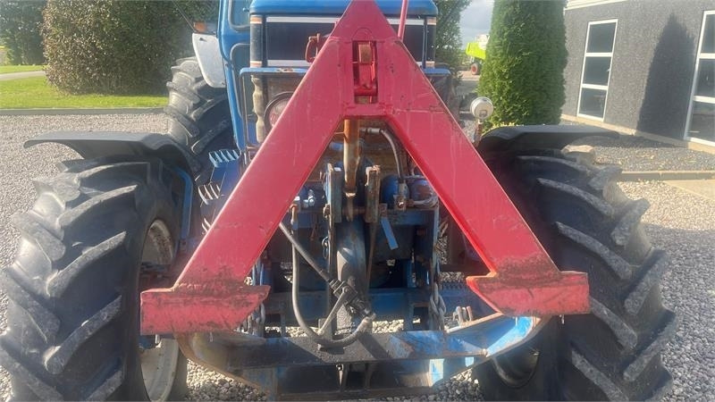 Ford 8210 Force II Med frontlift - Traktor: slika 4 Ford 8210 Force II Med frontlift - Traktor: slika 4