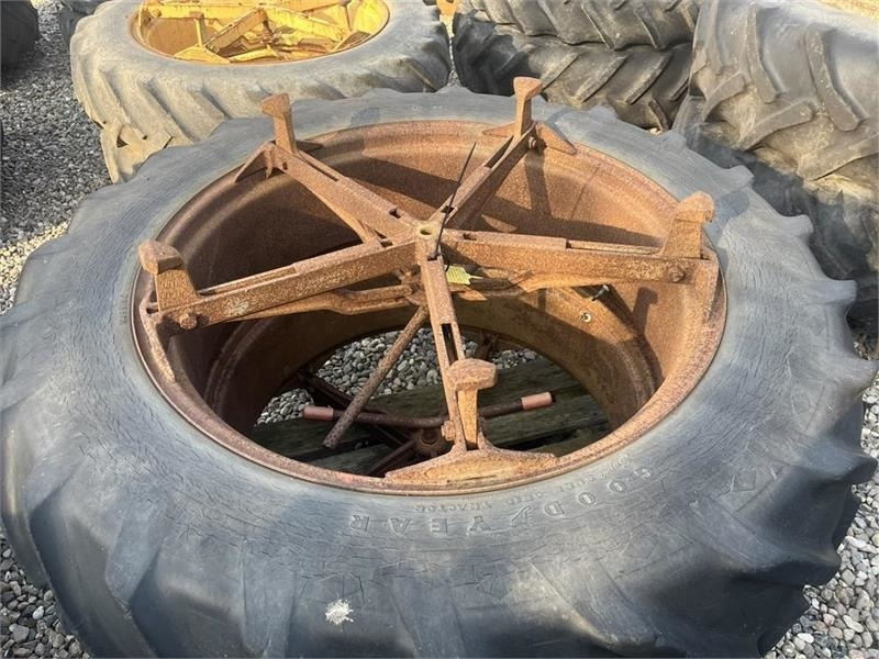 Goodyear 13,6 -38 Molcon 5 arme bred - Guma za Kmetijski stroj: slika 2 Goodyear 13,6 -38 Molcon 5 arme bred - Guma za Kmetijski stroj: slika 2