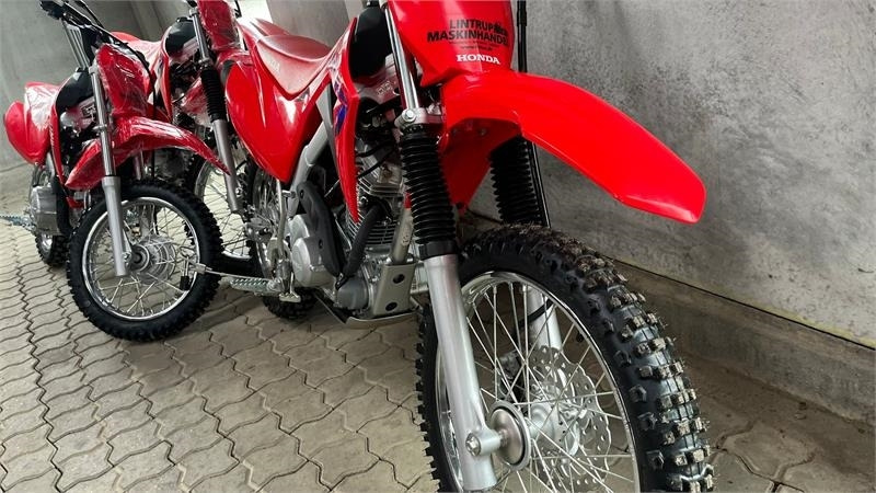 Honda CRF 125 F DEMO. Rigtig crosser med gear og kobling - Štirikolesnik: slika 4 Honda CRF 125 F DEMO. Rigtig crosser med gear og kobling - Štirikolesnik: slika 4