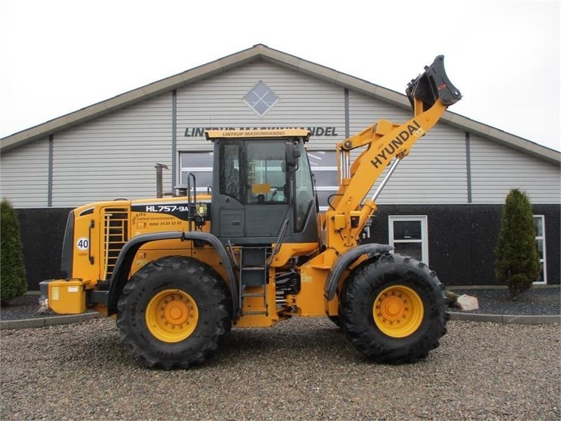 Hyundai 757-9A med 620/75R26 traktor hjul montering på - Kolesni nakladalec: slika 2 Hyundai 757-9A med 620/75R26 traktor hjul montering på - Kolesni nakladalec: slika 2