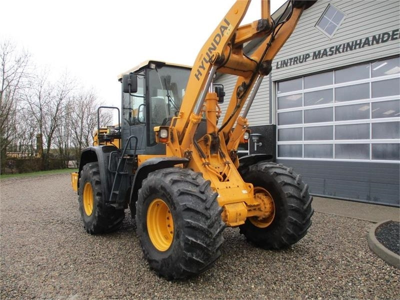 Hyundai 757-9A med 620/75R26 traktor hjul montering på - Kolesni nakladalec: slika 3 Hyundai 757-9A med 620/75R26 traktor hjul montering på - Kolesni nakladalec: slika 3