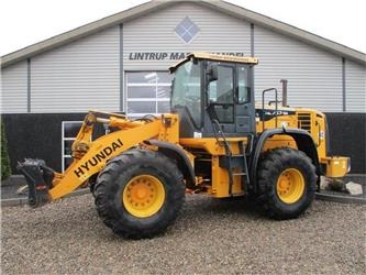 Hyundai 757-9A med 620/75R26 traktor hjul montering på - Kolesni nakladalec: slika 1 Hyundai 757-9A med 620/75R26 traktor hjul montering på - Kolesni nakladalec: slika 1