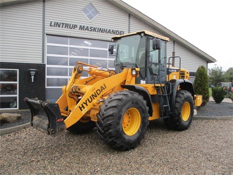 Hyundai 757-9A med 620/75R26 traktor hjul montering på - Kolesni nakladalec: slika 4 Hyundai 757-9A med 620/75R26 traktor hjul montering på - Kolesni nakladalec: slika 4