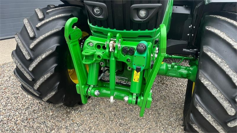 John Deere 6195R Premium Edition med frontlift - Traktor: slika 4 John Deere 6195R Premium Edition med frontlift - Traktor: slika 4