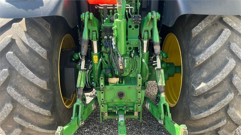 John Deere 6195R Premium Edition med frontlift - Traktor: slika 5 John Deere 6195R Premium Edition med frontlift - Traktor: slika 5