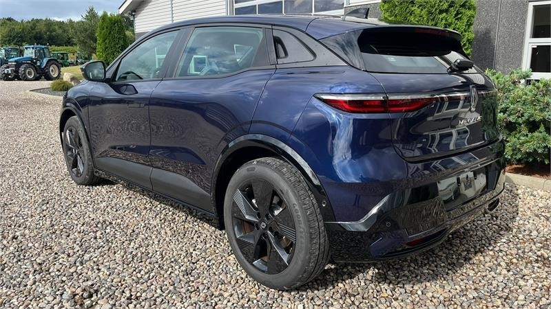 Renault Megane E-Tech 40 Equilibre Electric El-Bil som ny - Kmetijski stroj: slika 4 Renault Megane E-Tech 40 Equilibre Electric El-Bil som ny - Kmetijski stroj: slika 4