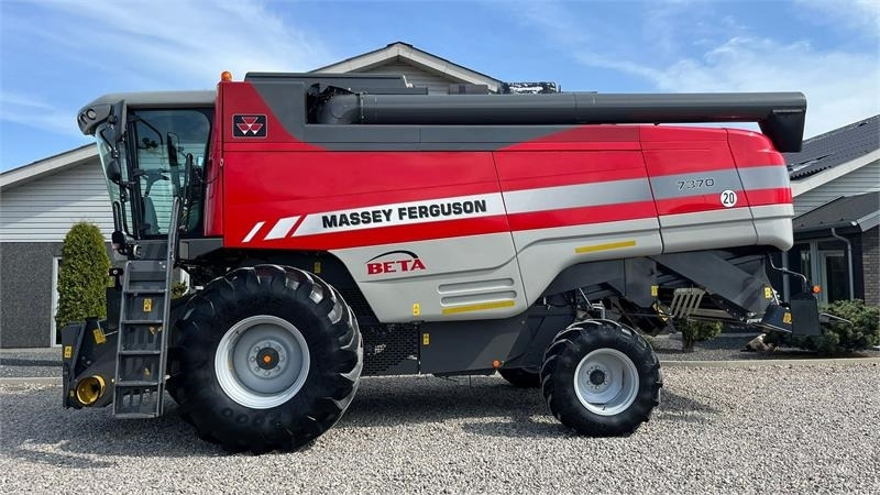 Massey Ferguson 7370 BETA. Gårdmaskine med kun 1080 motortimer. Me - Kombajn harvester: slika 1 Massey Ferguson 7370 BETA. Gårdmaskine med kun 1080 motortimer. Me - Kombajn harvester: slika 1