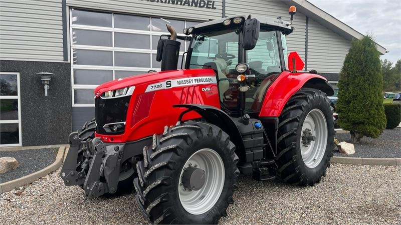 Massey Ferguson 7726 S DynaVT Med frontlift - Traktor: slika 2 Massey Ferguson 7726 S DynaVT Med frontlift - Traktor: slika 2