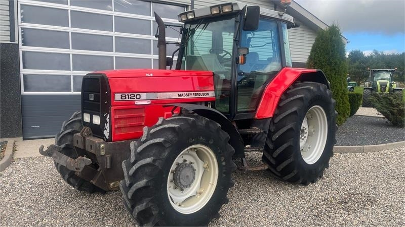 Massey Ferguson 8120 DYNA 4 Med frontlift - Traktor: slika 2 Massey Ferguson 8120 DYNA 4 Med frontlift - Traktor: slika 2