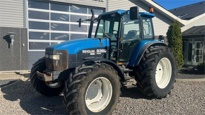 New Holland 8360 med 4stk fabriksnye dæk til. Super stærk tra - Traktor: slika 2 New Holland 8360 med 4stk fabriksnye dæk til. Super stærk tra - Traktor: slika 2