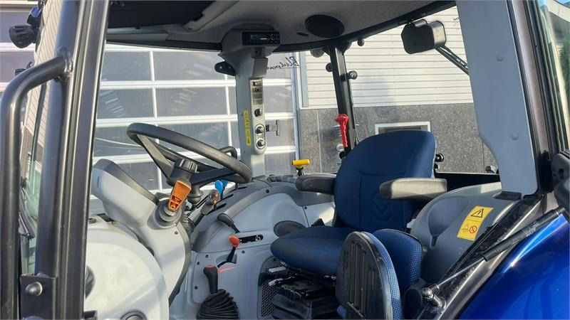 New Holland T5.100 Blue Power udstyrs model, med brede hjul, f - Traktor: slika 4 New Holland T5.100 Blue Power udstyrs model, med brede hjul, f - Traktor: slika 4