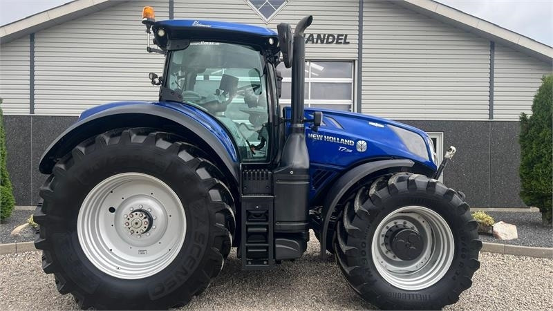 New Holland T7.315 Auto Command BluePower med frontlift - Traktor: slika 4 New Holland T7.315 Auto Command BluePower med frontlift - Traktor: slika 4