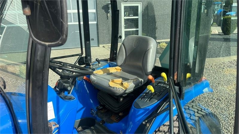New Holland TC35DA Hydrostat - Traktor: slika 5 New Holland TC35DA Hydrostat - Traktor: slika 5