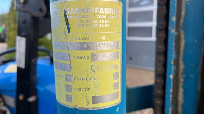 New Holland TN55D Med Byggelift - Traktor: slika 4 New Holland TN55D Med Byggelift - Traktor: slika 4