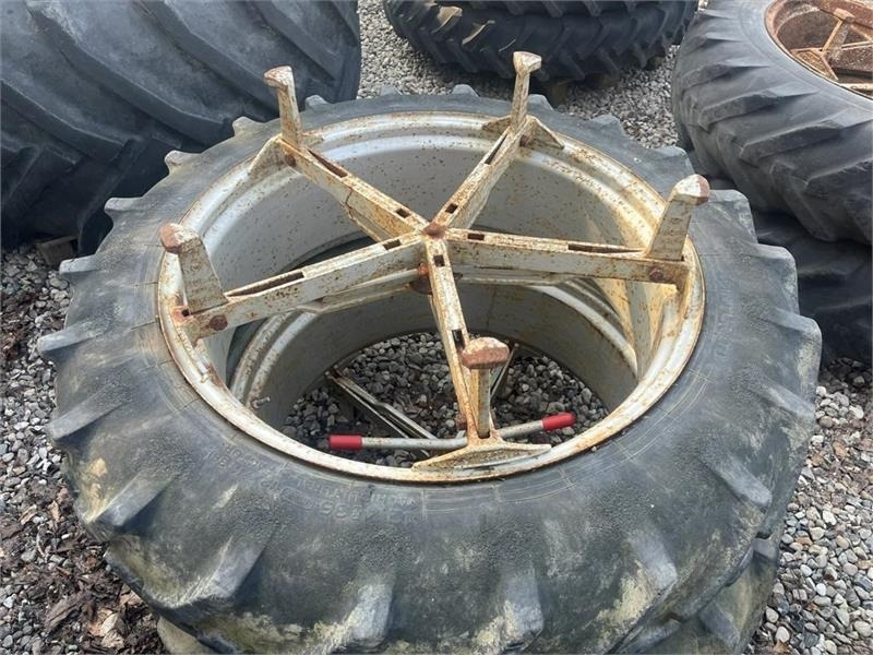 Pirelli 12,4R36 Molcon 5 arme bred - Guma za Kmetijski stroj: slika 2 Pirelli 12,4R36 Molcon 5 arme bred - Guma za Kmetijski stroj: slika 2