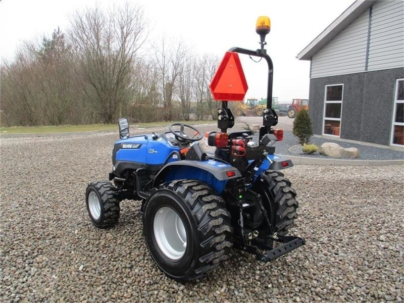 Solis 26 6+2 Gearmaskine med servostyring og industrihju - Mestni traktor: slika 3 Solis 26 6+2 Gearmaskine med servostyring og industrihju - Mestni traktor: slika 3