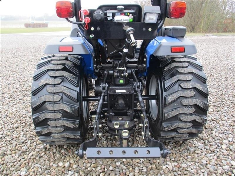 Solis 26 6+2 Gearmaskine med servostyring og industrihju - Mestni traktor: slika 4 Solis 26 6+2 Gearmaskine med servostyring og industrihju - Mestni traktor: slika 4