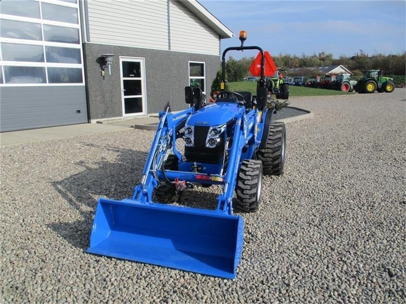 Solis 26 6+2 gearmaskine med Servostyrring og fuldhydrau - Mestni traktor: slika 4 Solis 26 6+2 gearmaskine med Servostyrring og fuldhydrau - Mestni traktor: slika 4