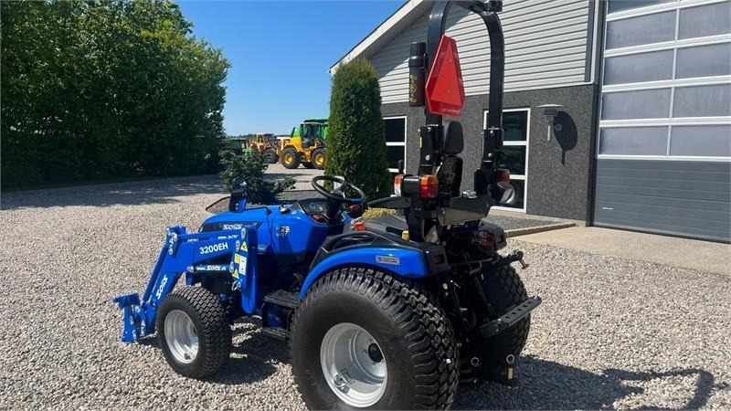 Solis H26 HST Turfdæk og Frontlæsser - Mestni traktor: slika 3 Solis H26 HST Turfdæk og Frontlæsser - Mestni traktor: slika 3