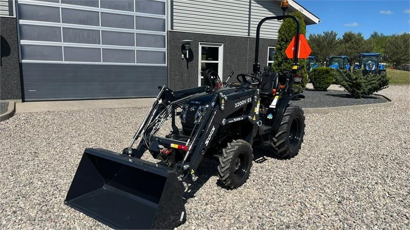 Solis S26 6+2 gearmaskine Limited Edition i sort med bre - Mestni traktor: slika 2 Solis S26 6+2 gearmaskine Limited Edition i sort med bre - Mestni traktor: slika 2