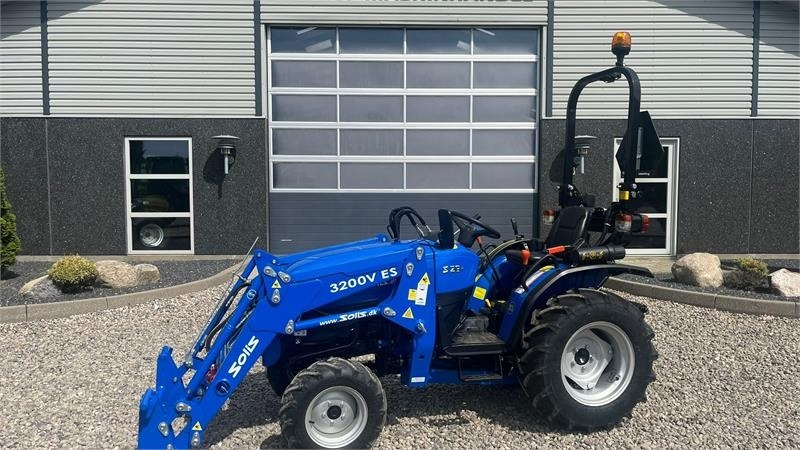 Solis S26 6+2 gearmaskine med Fuldhydraulisk frontlæsser - Traktor: slika 1 Solis S26 6+2 gearmaskine med Fuldhydraulisk frontlæsser - Traktor: slika 1