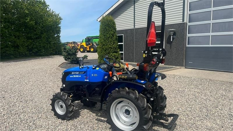 Solis S26 6+2 gearmaskine med servostyring - Mestni traktor: slika 3 Solis S26 6+2 gearmaskine med servostyring - Mestni traktor: slika 3