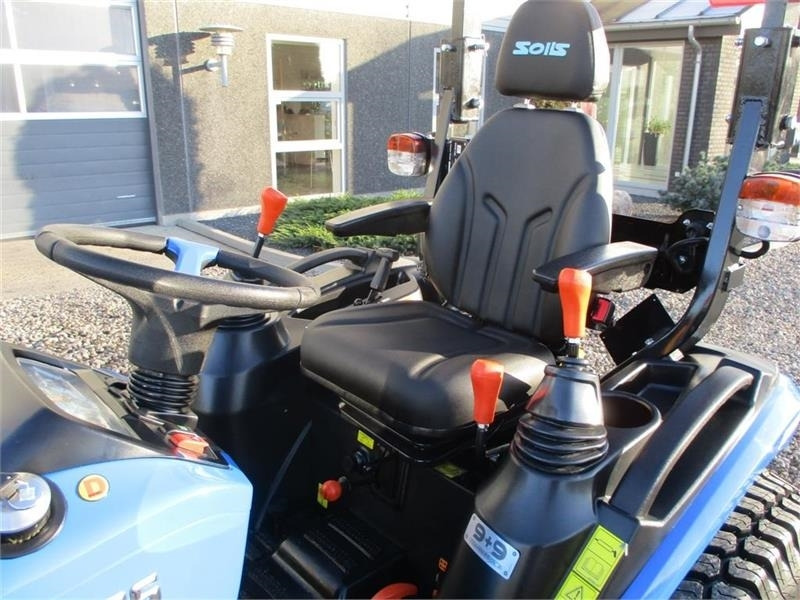 Solis S26 Shuttle XL 9+9 med store brede Turf hjul på ti - Traktor: slika 3 Solis S26 Shuttle XL 9+9 med store brede Turf hjul på ti - Traktor: slika 3