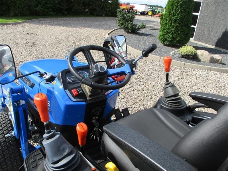 Solis S26 Shuttle XL 9+9 med turfhjul og frontlæsser - Traktor: slika 5 Solis S26 Shuttle XL 9+9 med turfhjul og frontlæsser - Traktor: slika 5