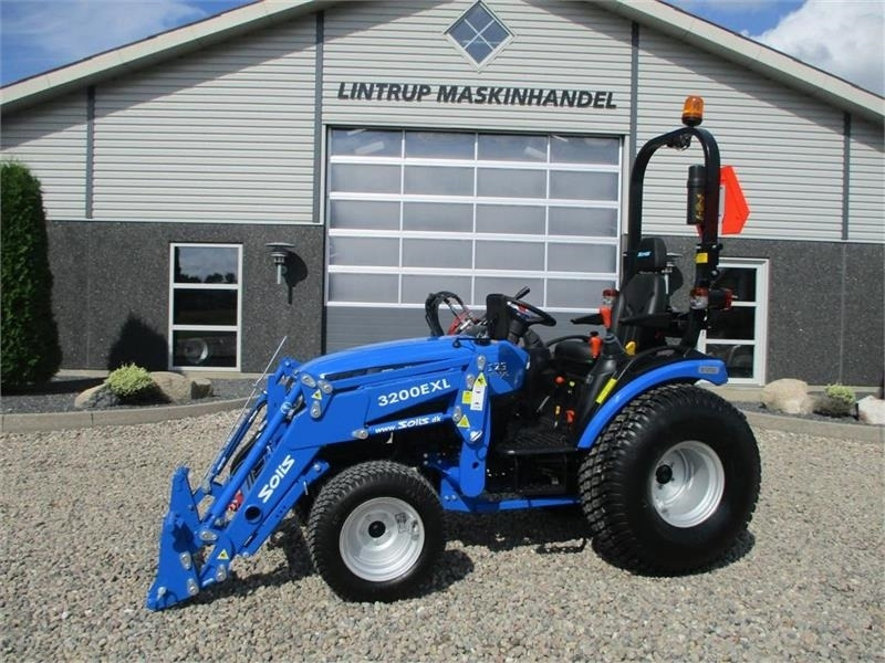 Solis S26 Shuttle XL 9+9 med turfhjul og frontlæsser - Traktor: slika 1 Solis S26 Shuttle XL 9+9 med turfhjul og frontlæsser - Traktor: slika 1
