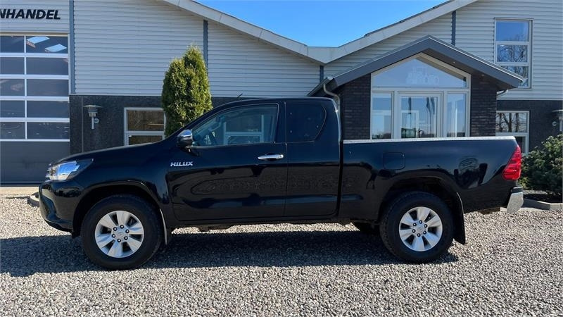 Priključek za kombajn Toyota Hilux 4WD Pick-up med træk til 3200 kg. Meget velh: slika 1