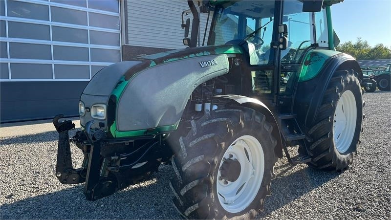 Valtra T130 med 3.5ton frontlift - Traktor: slika 3 Valtra T130 med 3.5ton frontlift - Traktor: slika 3