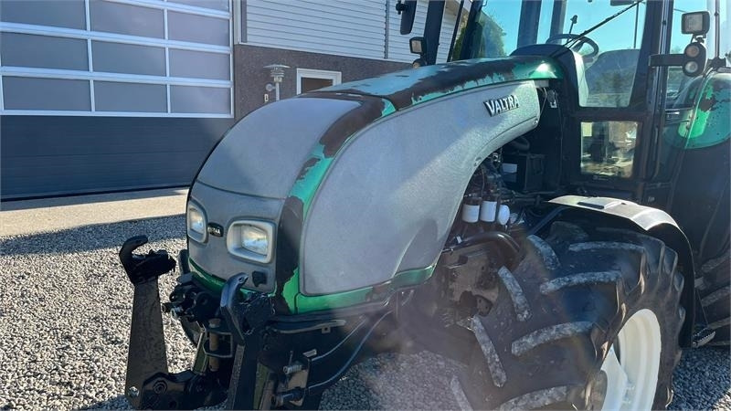 Valtra T130 med 3.5ton frontlift - Traktor: slika 4 Valtra T130 med 3.5ton frontlift - Traktor: slika 4