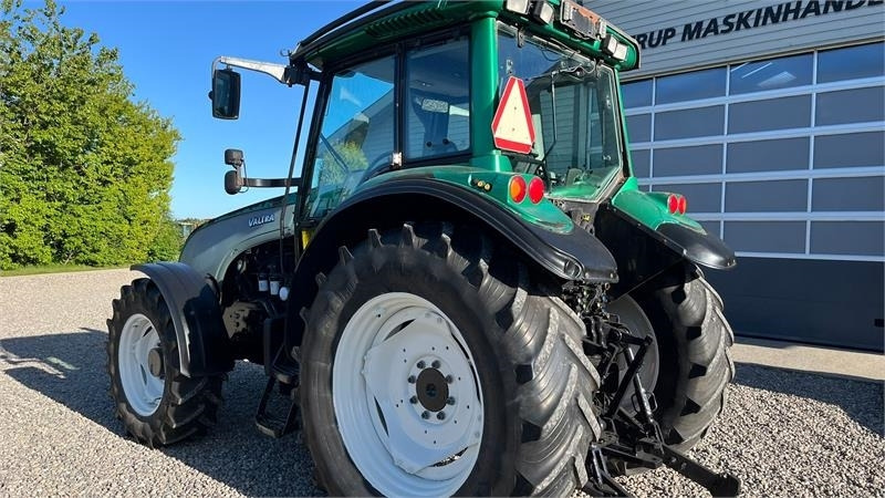 Valtra T130 med 3.5ton frontlift - Traktor: slika 5 Valtra T130 med 3.5ton frontlift - Traktor: slika 5
