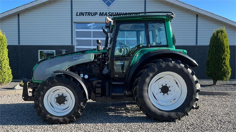 Valtra T130 med 3.5ton frontlift - Traktor: slika 1 Valtra T130 med 3.5ton frontlift - Traktor: slika 1