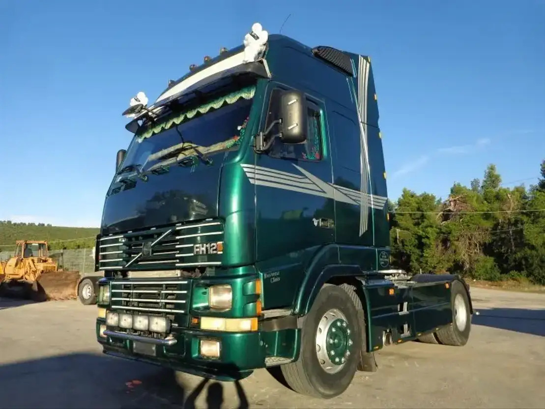 Volvo FH 12.420 Volvo FH12.420 4X2 - Vlačilec: slika 1 Volvo FH 12.420 Volvo FH12.420 4X2 - Vlačilec: slika 1