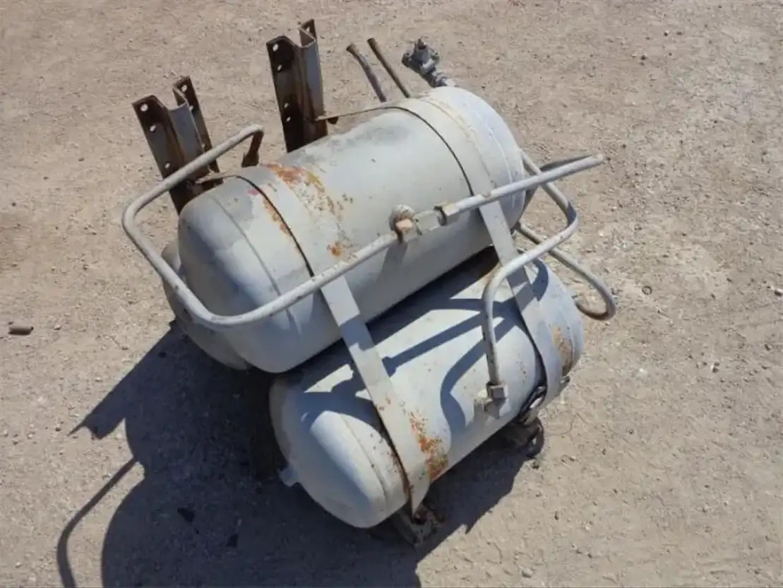 Volvo Airtanks From Volvo F88-F89 - Zavorni deli za Tovornjak: slika 1 Volvo Airtanks From Volvo F88-F89 - Zavorni deli za Tovornjak: slika 1