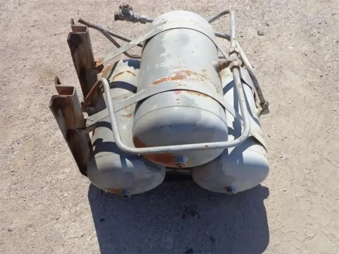 Volvo Airtanks From Volvo F88-F89 - Zavorni deli za Tovornjak: slika 3 Volvo Airtanks From Volvo F88-F89 - Zavorni deli za Tovornjak: slika 3