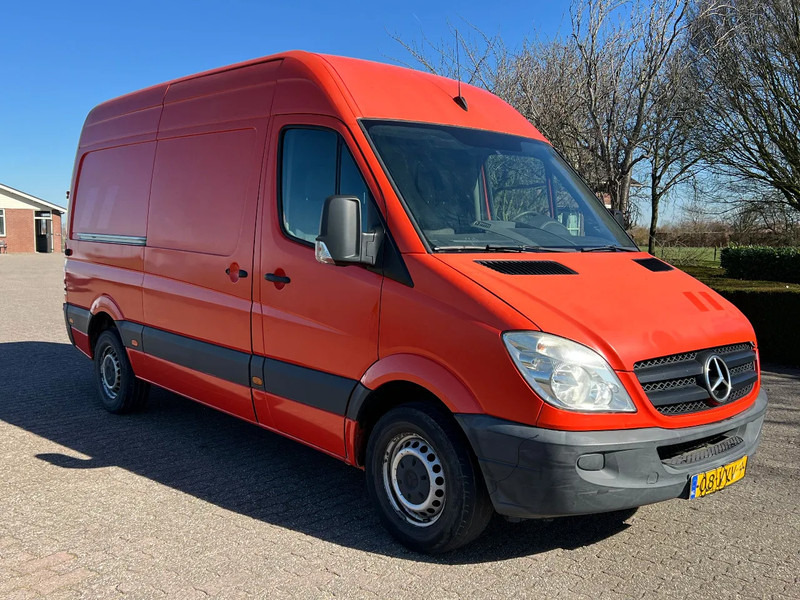 Mercedes-Benz Sprinter 211 211 CDI L2H2 366 DC - Mali kombi: slika 4 Mercedes-Benz Sprinter 211 211 CDI L2H2 366 DC - Mali kombi: slika 4