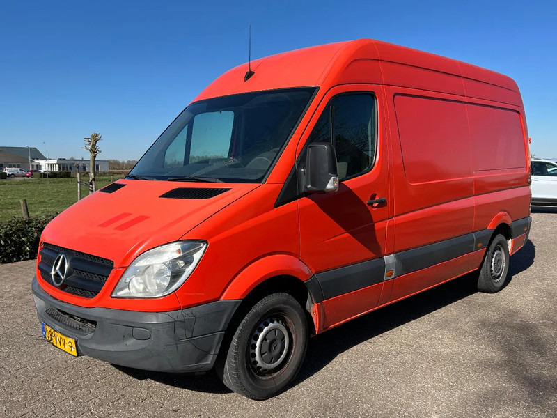 Mercedes-Benz Sprinter 211 211 CDI L2H2 366 DC - Mali kombi: slika 1 Mercedes-Benz Sprinter 211 211 CDI L2H2 366 DC - Mali kombi: slika 1